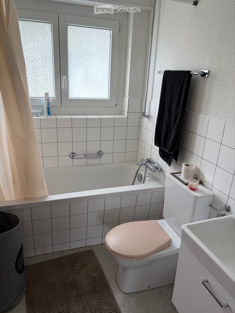 Helle 4-Zimmer-Wohnung mit Balkon (2)