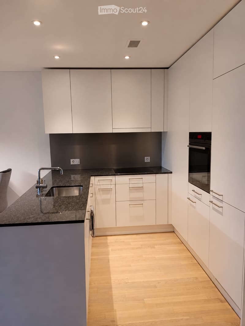 Nachmieter gesucht per 1. Okt. 2.5-Zimmer-Whg (3)