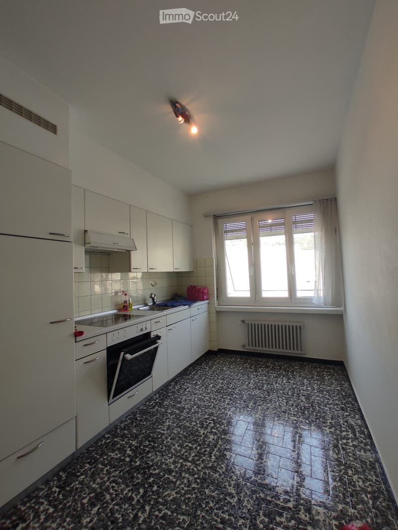 Appartamento comodo di 2,5 locali nel centro di Mendrisio (2)