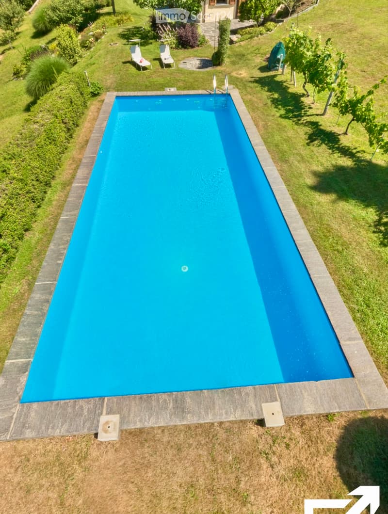 Villa nel verde con grande piscina su 8747m2 (2)