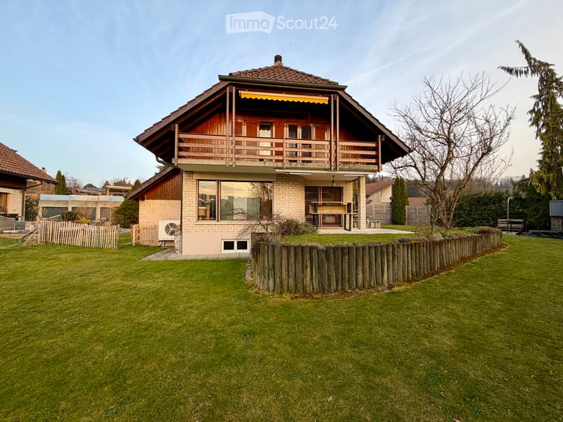 Charmantes Einfamilienhaus mit traumhaftem Garten (2)