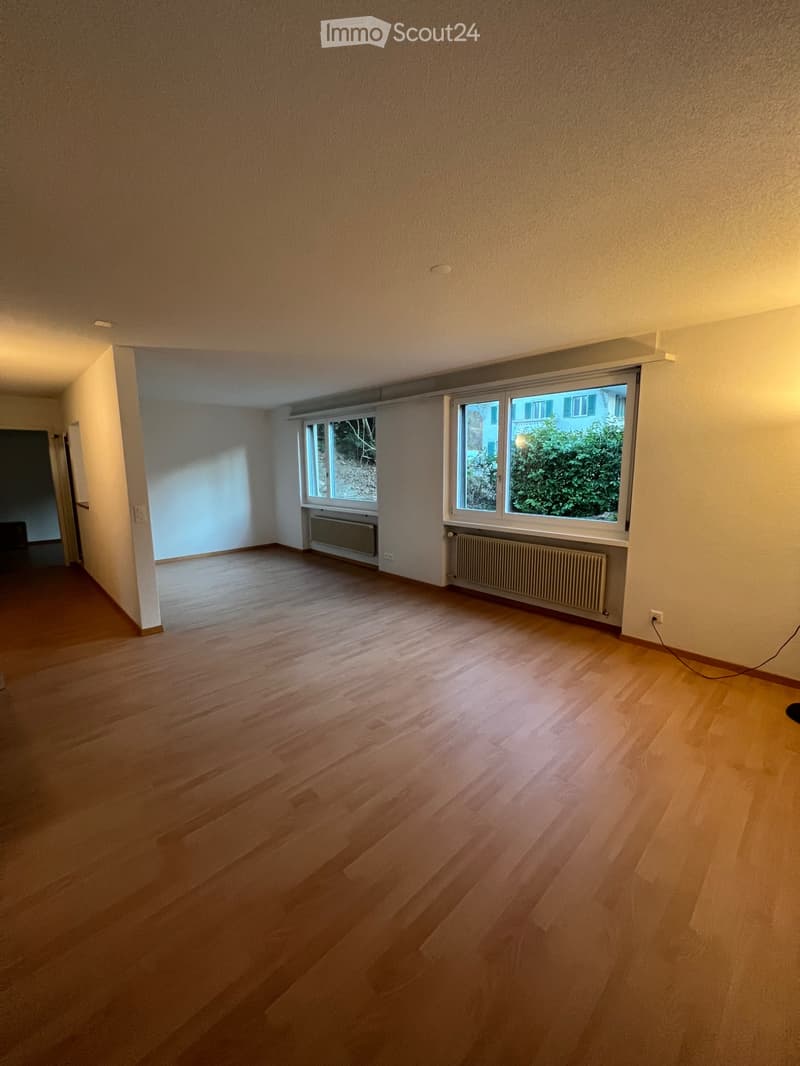 Attraktive 2.5-Zimmerwohnung mit grosszügigem Privatgarten (1)