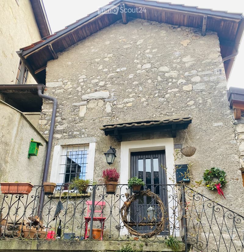 Spaziosa casa nello splendido nucleo di Brè (1)