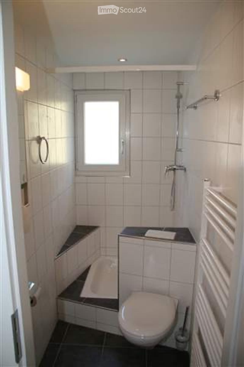 Moderne 4.5 Zi. Wohnung mit Gartensitzplatz, sonnige Lage (5)