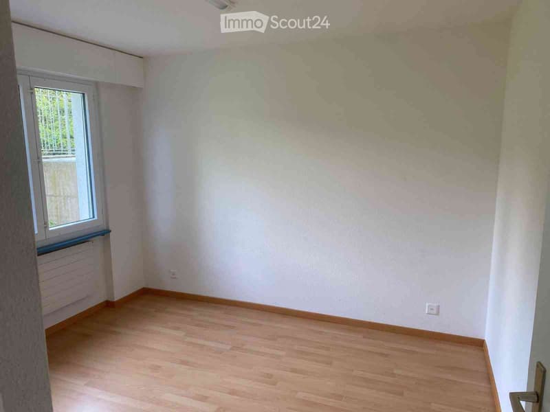 Charmante 2-Zimmer-Wohnung mit Balkon und Cheminée (5)