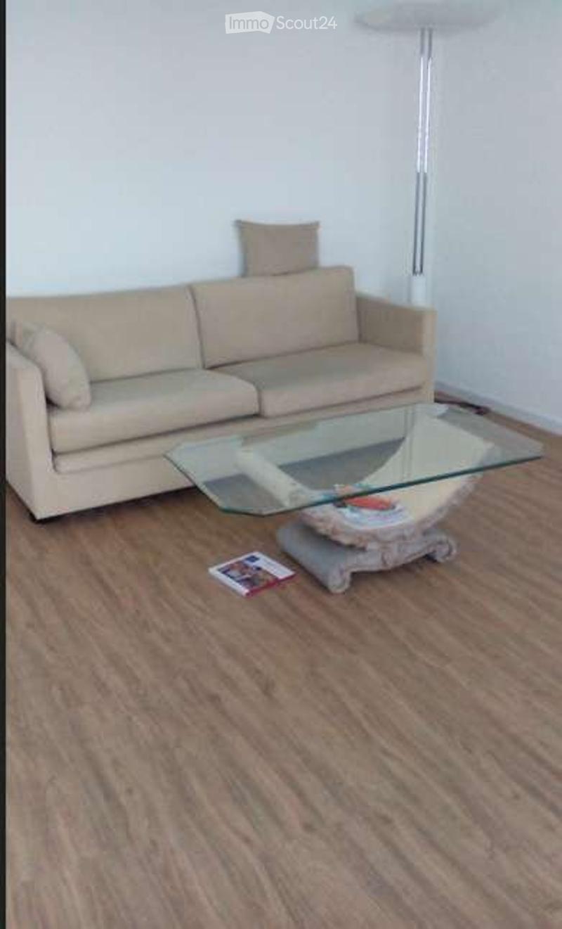 WG-Zimmer in grosser 5 Zimmerwohnung (1)