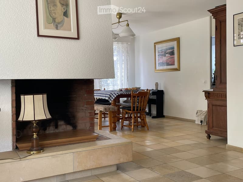 Nachmieter gesucht. 6.5-Zimmer-Haus mit Garten in Binningen. (3)