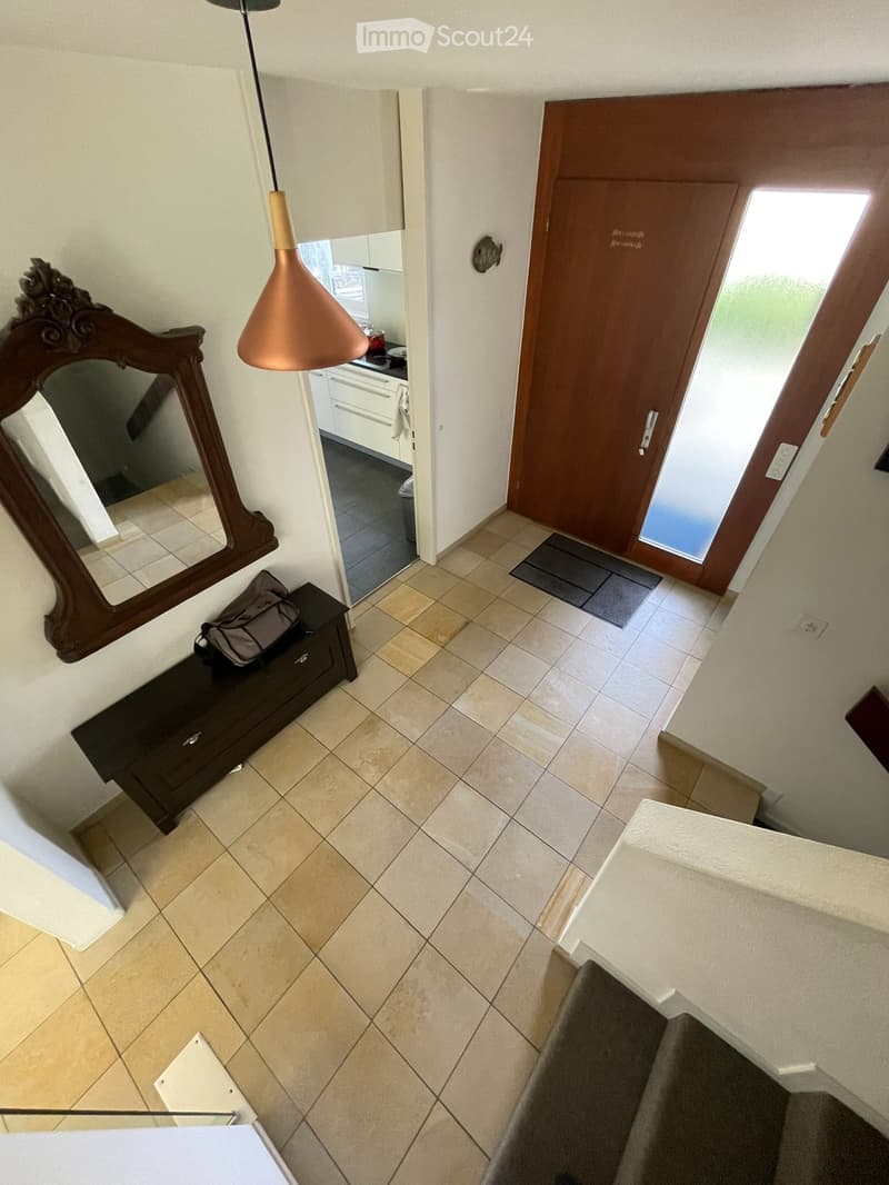 Nachmieter gesucht. 6.5-Zimmer-Haus mit Garten in Binningen. (1)