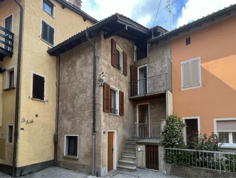Affittasi casa nel nucleo di Canobbio (1)