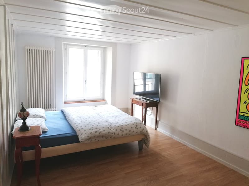 Charmante 5.5-Zimmer-Altbauwohnung in Erlach befristet (4)
