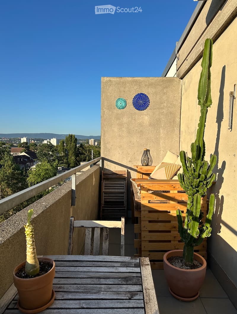3.5 Top-Floor Apartment Mid-Nov to Mid-Jan (Flexible) (3)