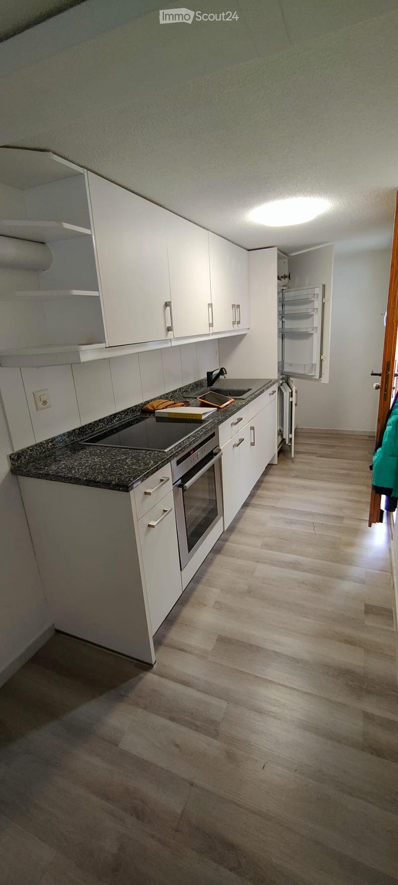 helle Wohnung in Mollis (1)
