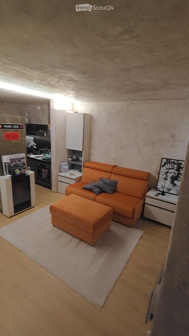 1.5 locali ammobiliato a Maroggia (3)
