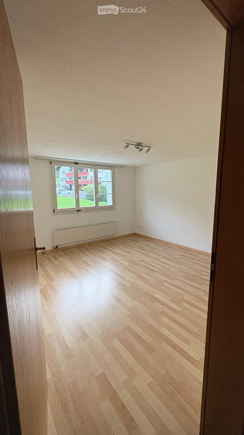 Geräumige 2.5ZimmerWohnung in ruhiger Lage in Lauerz. (5)
