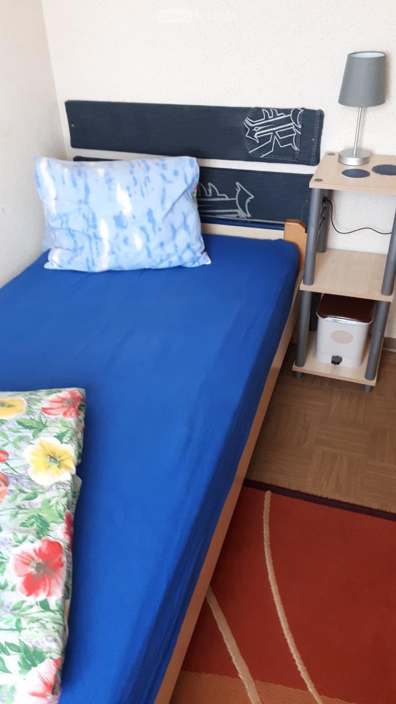 Zimmer möbliert, mit gratis Parkplatz (2)