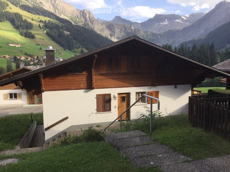 Heimelige Dachwohnung an bester Wohnlage (2)