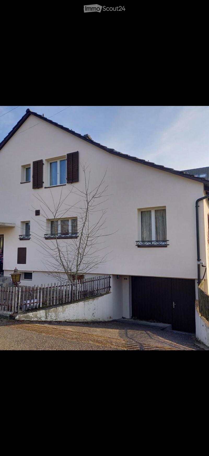 Ab 1 Oktober WG Zimmer mit eigne Balkon zu vermieten (1)
