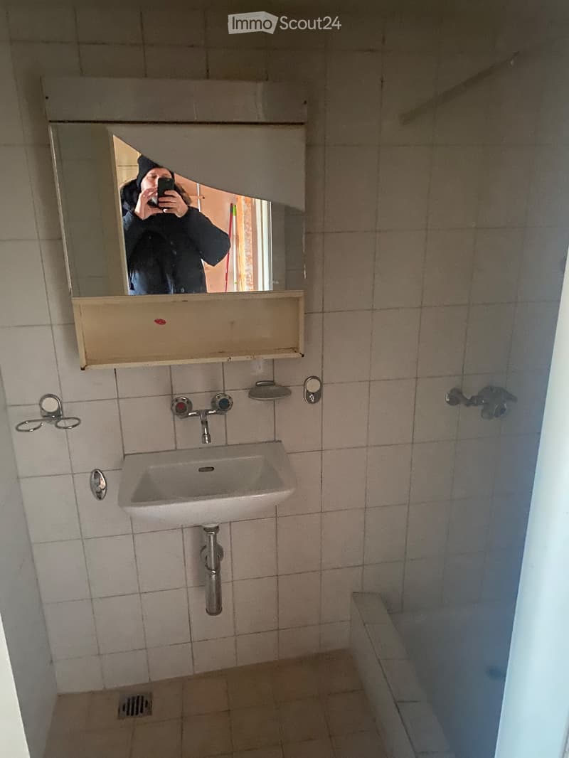 Alte Wohnung bis zu 4 Personen Handwerker (5)