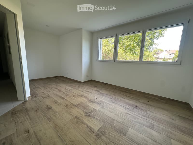 Moderne 2.5-Zimmer-Wohnung mit Gartensitzplatz (2)