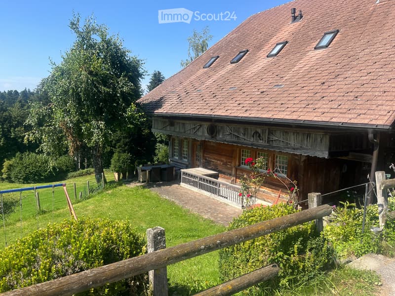 200 m2 Wohnung mit 36Aren Land und Stall für Kleintiere (1)