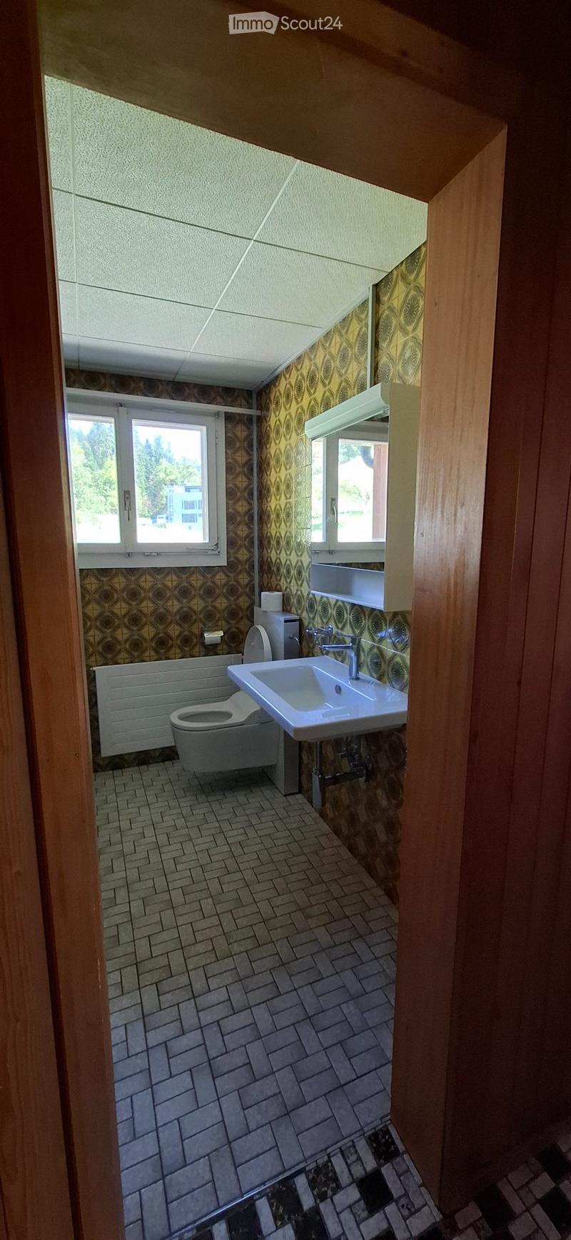4-Zi.-Wohnung mit Balkon und gedecktem Sitzplatz in Heimberg (4)