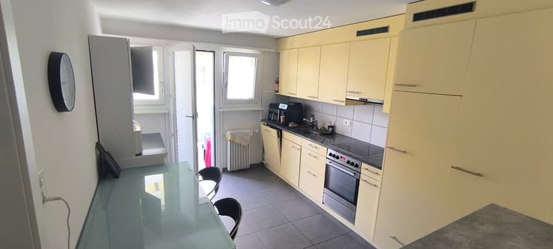 Helles, ruhiges WG-Zimmer mit Balkon in Spiez ab 1.9.2026 (2)