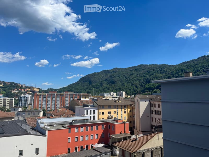 Chiasso - Luminosissimo Attico 4,5 locali con 2 balconi (1)
