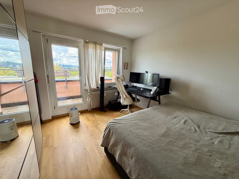 Helle 2-Zimmer Attikawohnung in Wabern (3)