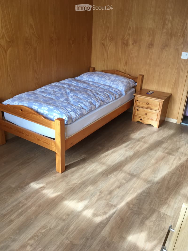 Möbliertes Einzelzimmer oder Zweierzimmer zu Vermieten (1)