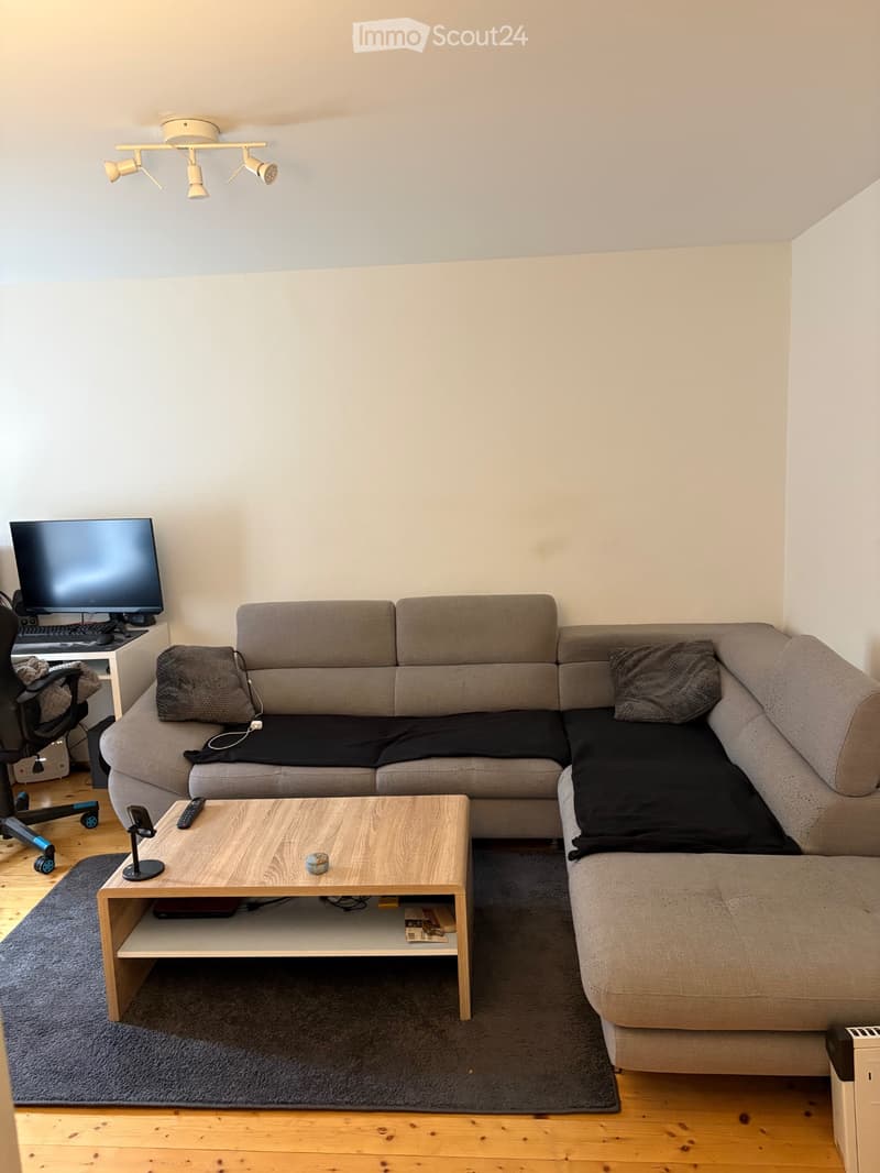 Schöne 2.5 Zimmerwohnung, 1. OG per 1. November 2026 (3)