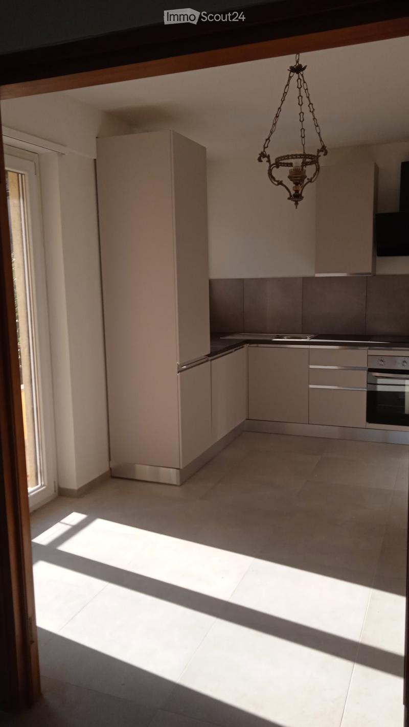 Appartamento in casa bifamiliare, con giardino uso esclusivo (1)