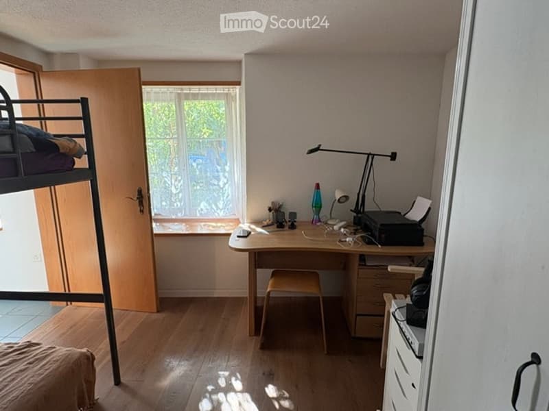 Schéne, helle preisgünstige 2-Zimmerwohnung (4)