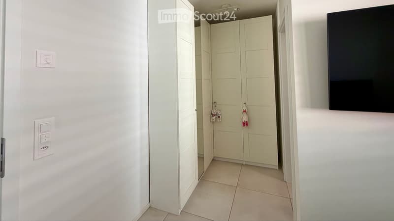 Subentrante cercasi 4,5 locali arredato a Pregassona (11)