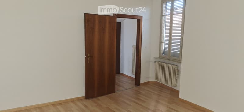 Appartamento in casa bifamiliare in corte con posto auto (3)