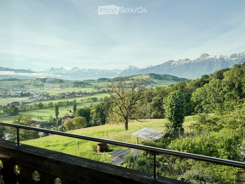 Charmante 4½-Zimmer-Wohnung (180m2) im Grünen in Burgistein (5)