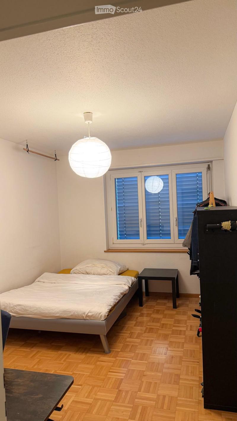Zimmer in einer 5.5-Zimmer-Wohnung in Dübendorf zu vermieten (1)