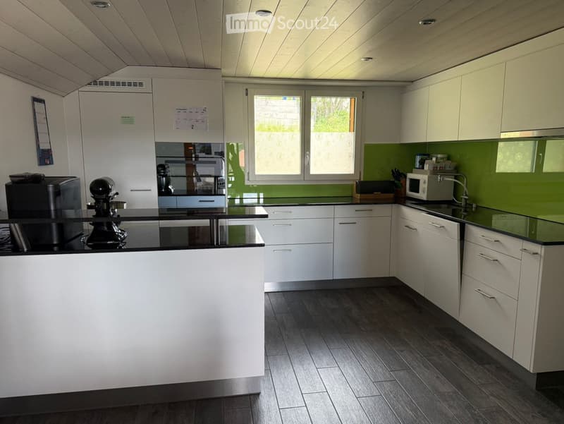 Exklusive 5,5 Zimmer-Wohnung mit 115 m2 (1)