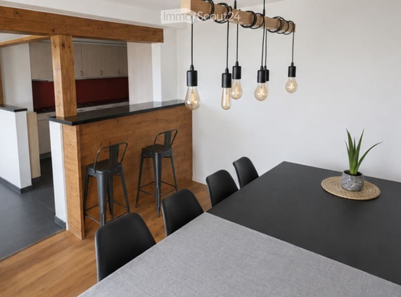 5-Zi.-Wohnung mit gedeckter Terrasse & Parkmöglichkeit (2)