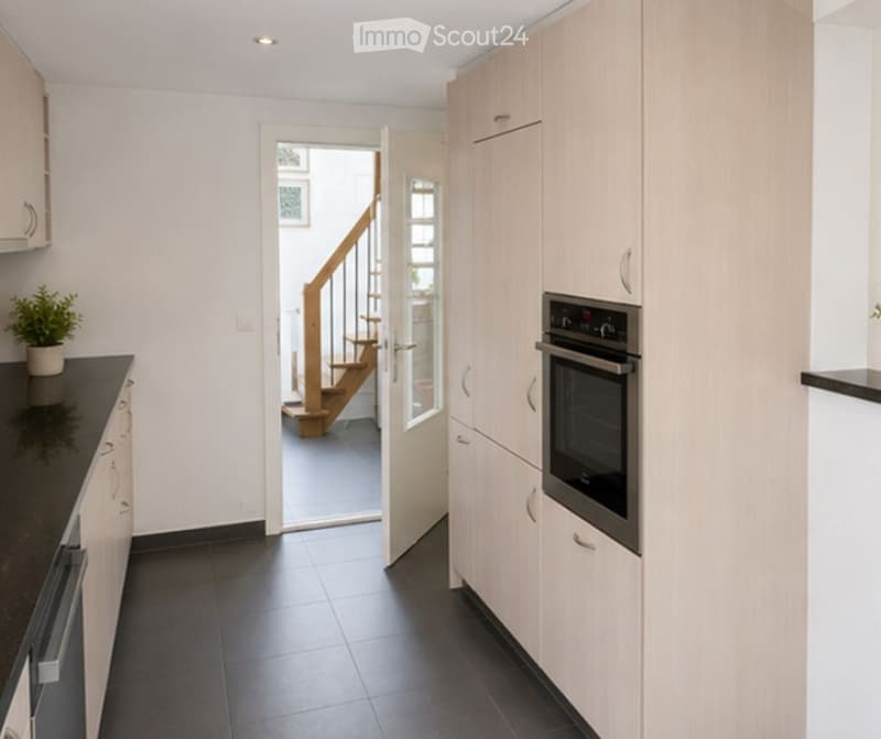 5-Zi.-Wohnung mit gedeckter Terrasse & Parkmöglichkeit (4)