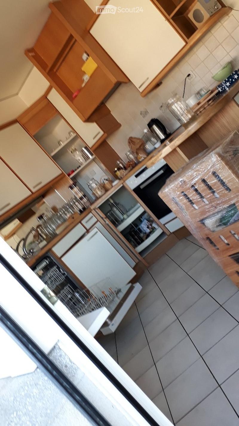 Günstige 3 Zimmer Wohnung zu vermieten (4)