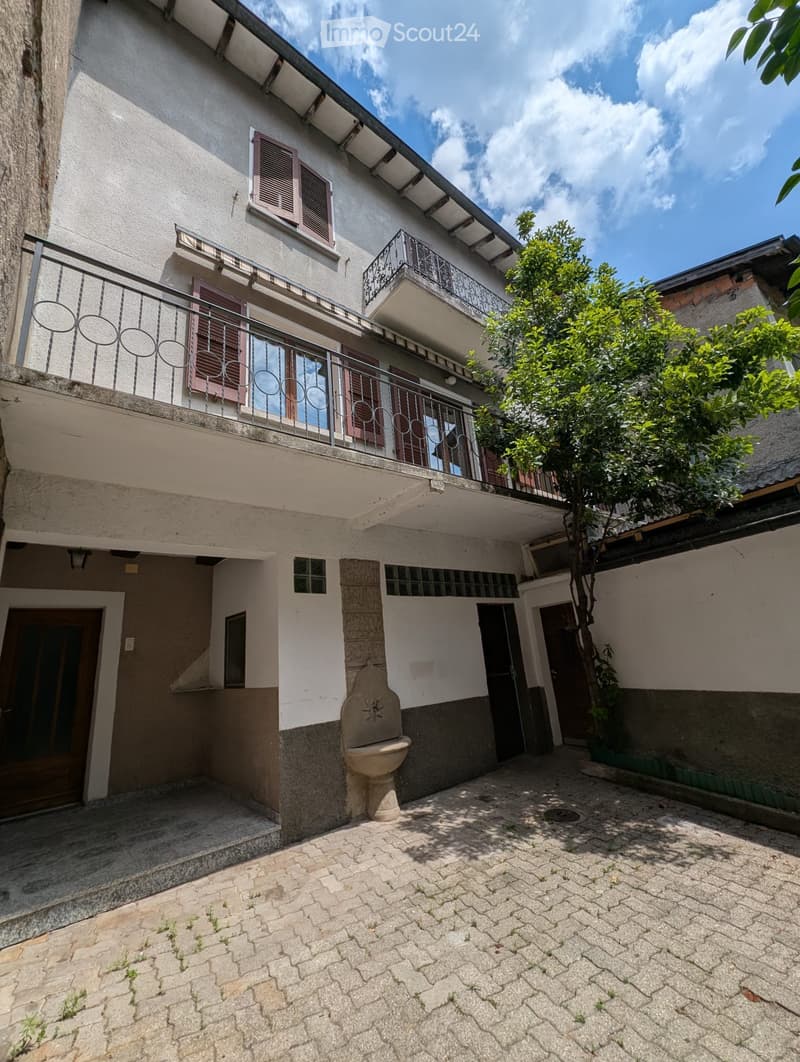 CASA SPLENDIDA E SPAZIOSA A CURIO (1)