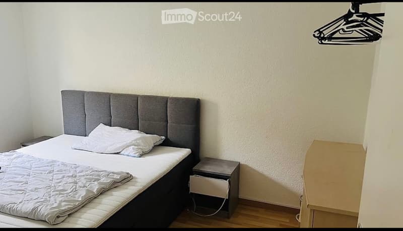 Möbliertes Zimmer zu vermieten (2)