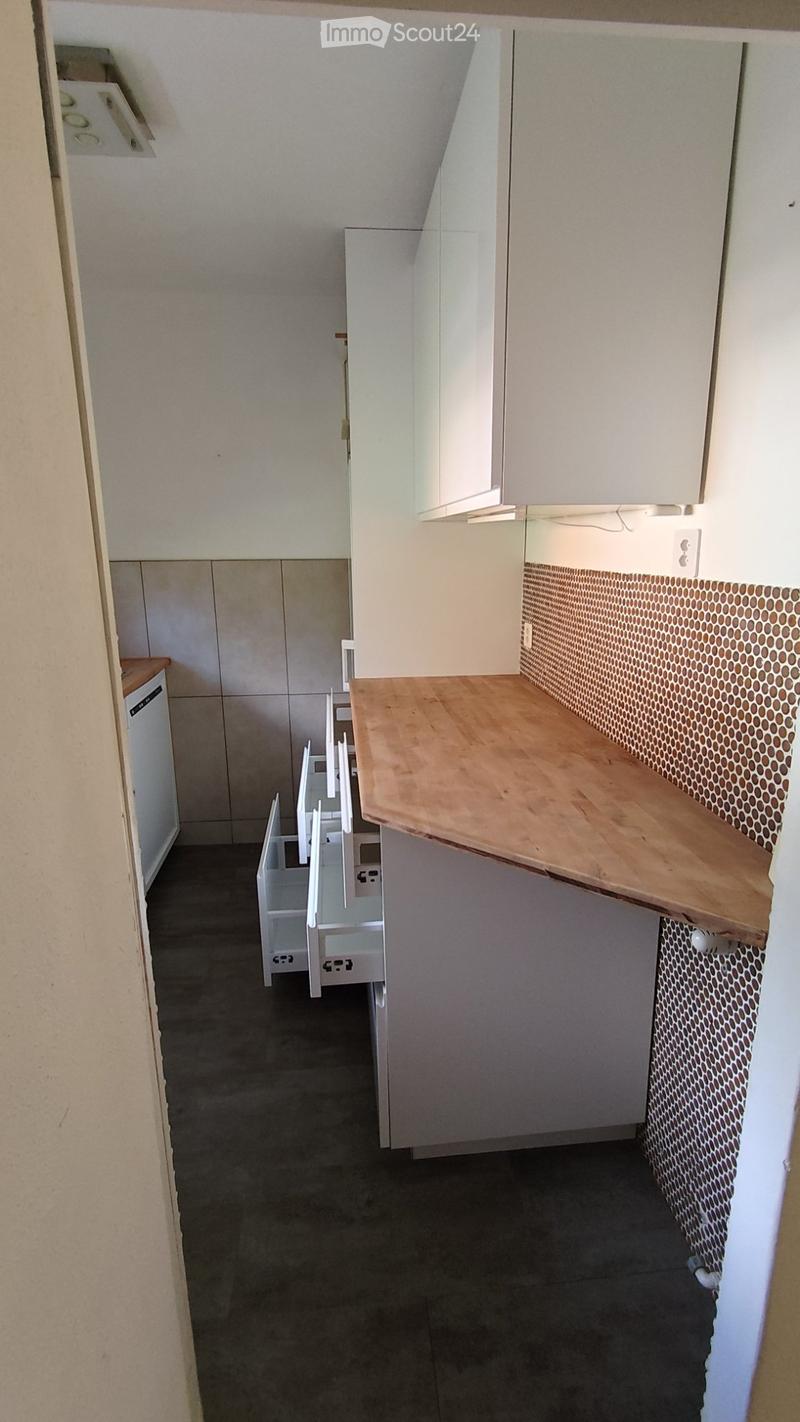 2.5 Zimmer Wohnung in 2 Familien Haus in ruhiger Lage. (5)