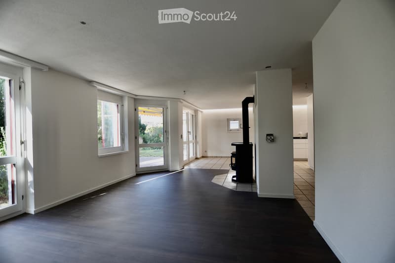 Neu Renoviertes EFH mit Garten & viel Wohnkomfort in Rafz (2)