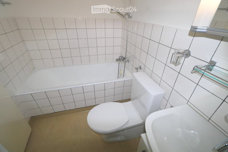 In Thun 2 1/2 Zi.-Wohnung für 1350.-pro Mt. (INKLUSIVE NK!) (4)