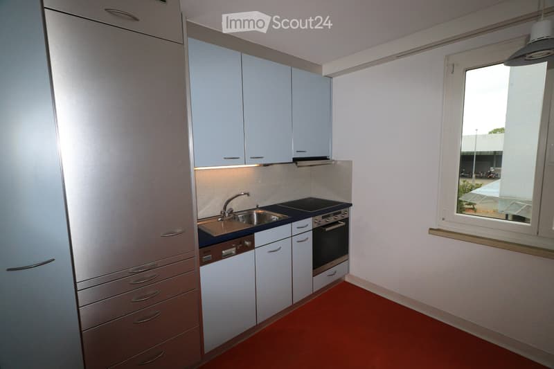 In Thun 2 1/2 Zi.-Wohnung für 1350.-pro Mt. (INKLUSIVE NK!) (2)
