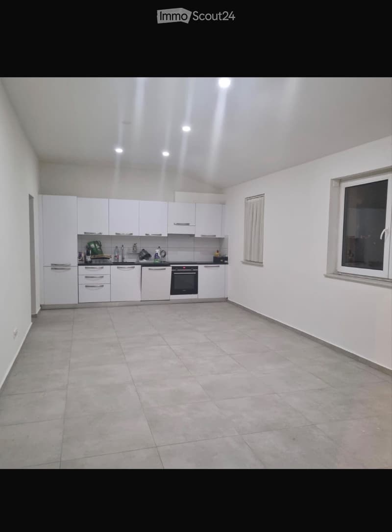 Haus mit Restaurant und Bar zu vermieten (1)
