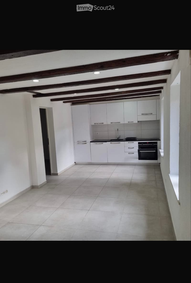 Haus mit Restaurant und Bar zu vermieten (2)