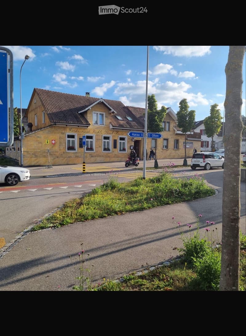 Haus mit Restaurant und Bar zu vermieten (3)