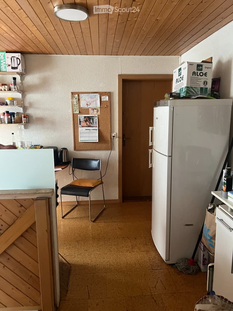 Möbliertes Zimmer mit Dusche/WC zu vermieten (5)